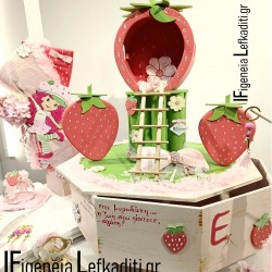 Βαπτιστικό σετ κοριτσιού Φράουλα / strawberry με ξύλινο κουτί "Φραουλόσπιτο" - Χειροποίητη Κατασκευή & Ζωγραφική στο Χέρι